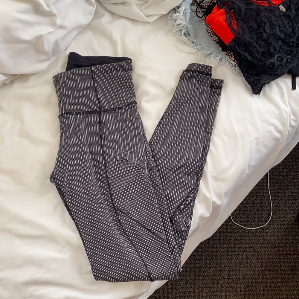 Black and white pattern Lululemon leggings